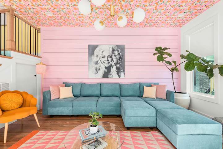 dolly themed bachelorette airbnb in nashville
