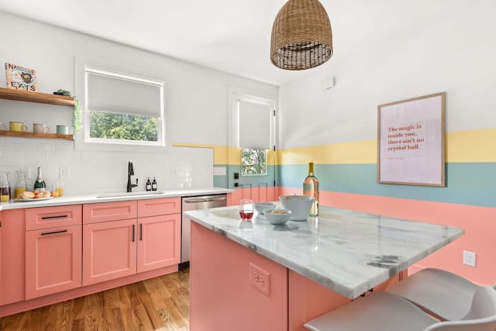 dolly themed bachelorette airbnb in nashville