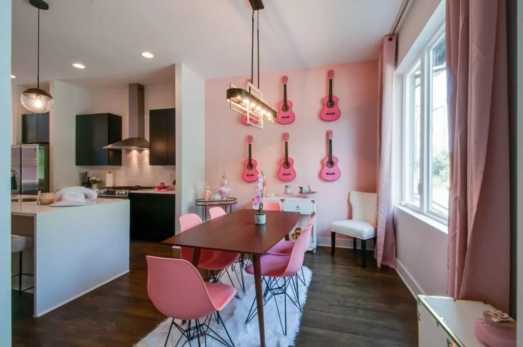 nashville bachelorette airbnb dolly Parton themed