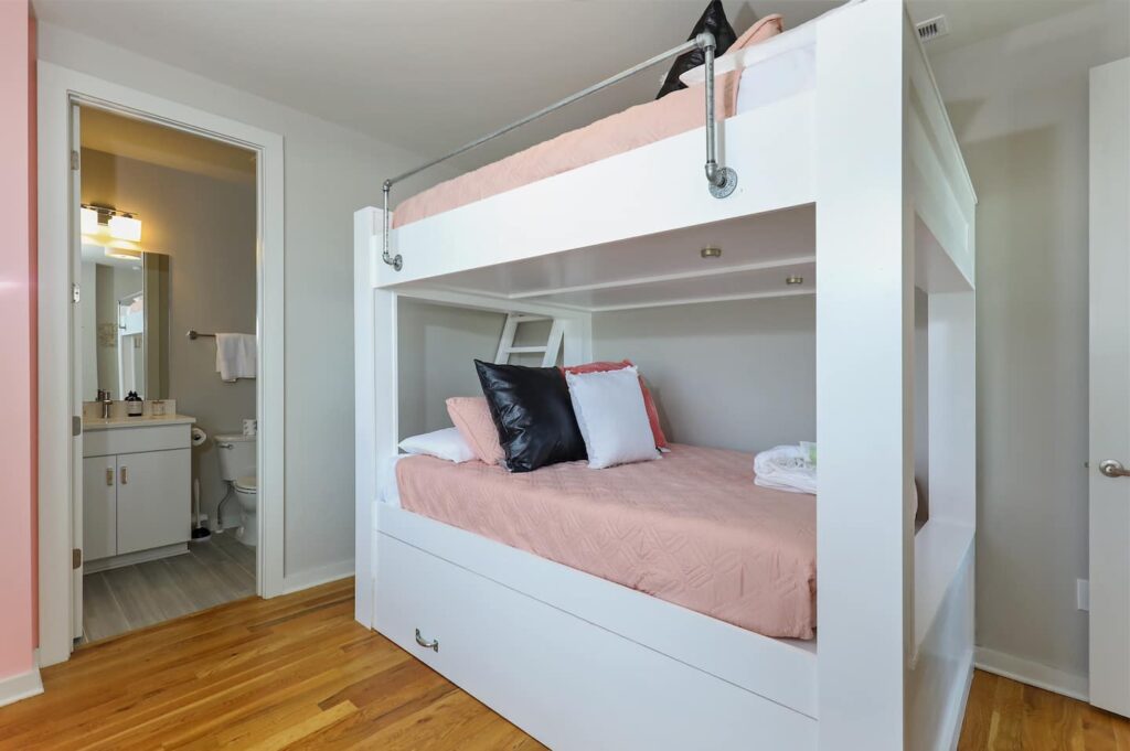 nashville bachelorette airbnb