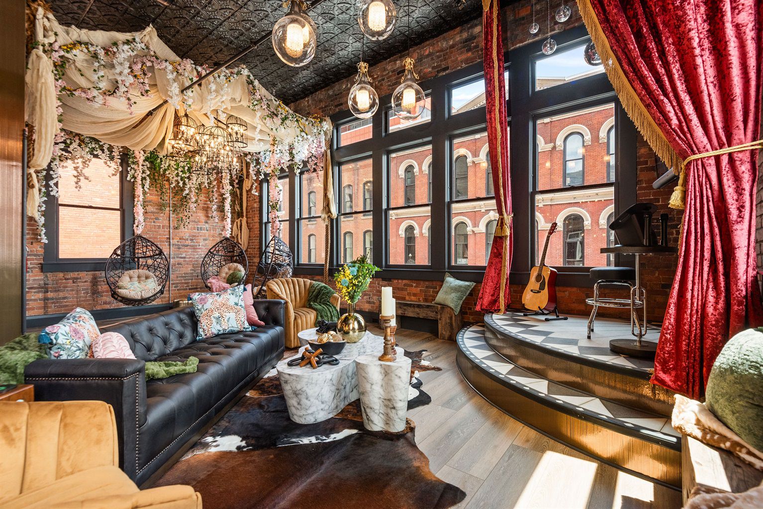 luxury bachelorette airbnb in nashville