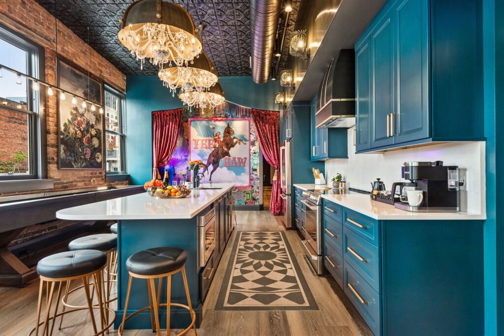 luxury bachelorette airbnb in nashville